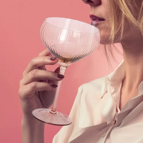Vista 5 de Mary Square 47881 Gold Rim - Taza de bebida de cóctel para vino de champán con tallo de vidrio acanalado duradero de 5 onzas, accesorio para carrito