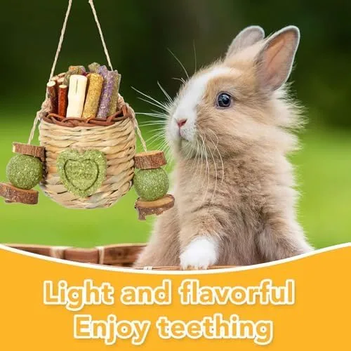 Vista 9 de Jorewood Juguetes masticables para conejos, cesta colgante natural con bambú dulce, heno Timothy, palitos de melocotón para conejos, chinchillas