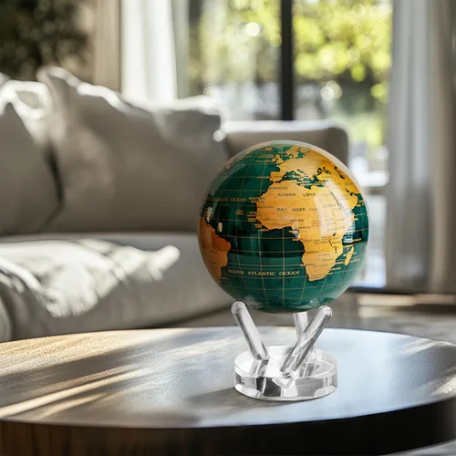 Vista 6 de MOVA Globe - Verde esmeralda y dorado clásico (4.5 pulgadas) Movimiento alimentado por energía solar Sin baterías Regalo para escritorio