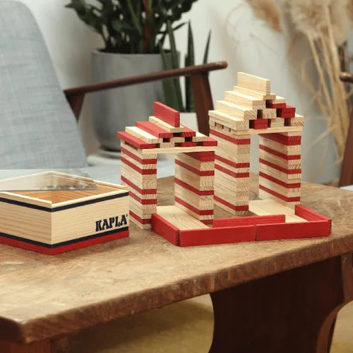 Vista 7 de KAPLA 40 cuadrados rojos – Juego de construcción de madera – 40 tablones de construcción de color rojo – para mayores de 3 años