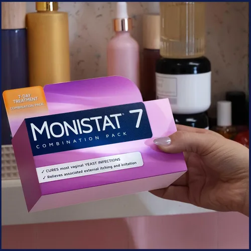 Vista 3 de Monistat Tratamiento de infección por levaduras de 7 días para mujeres, crema de miconazol (tubo de 1.59 oz) con 7 aplicadores desechables y crema