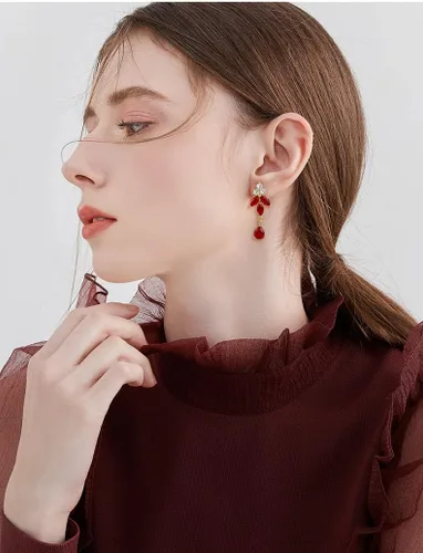 Vista 2 de Juego de joyas de novia para boda Juego de aretes colgantes de hojas colgantes con forma de lágrima y circonita cúbica para mujer, Gema, Circonita