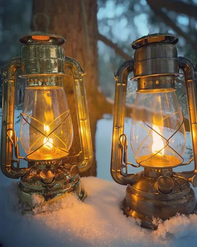 Vista 8 de Vermont Lanterns - Linterna de huracán de latón de 12.5" (latón antiguo)