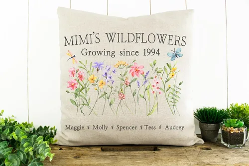 Vista 8 de Almohada personalizada con diseño de flores silvestres del jardín de la abuela con nombres de nietos, regalo de apellido familiar, perfecta