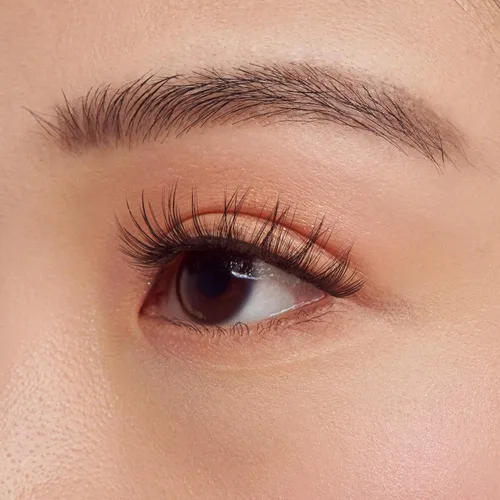 Vista 3 de KISS My Lash But Better, Pestañas Postizas, 'Tan Real', 12mm, Incluye 1 Par De Pestañas, Fácil De Aplicar, Racimos De Pestañas Reutilizables