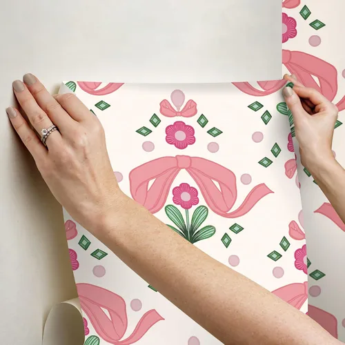 Vista 9 de LeLe Sadoughi Papel tapiz adhesivo de damasco con lazo, color rosa