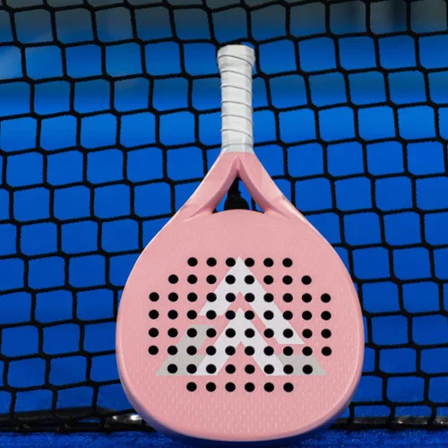 Vista 7 de VALA Una pala de pádel: fibra de carbono ligera, diseño absorbente de golpes, forma redonda, textura de agarre extra para giro y control, Pala