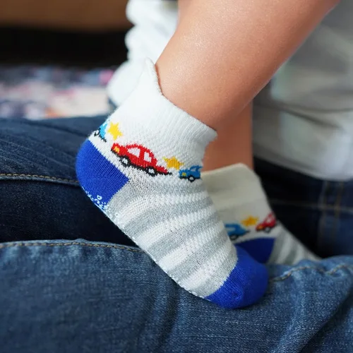 Vista 6 de RATIVE Calcetines antideslizantes con puños para bebés, niños y niñas