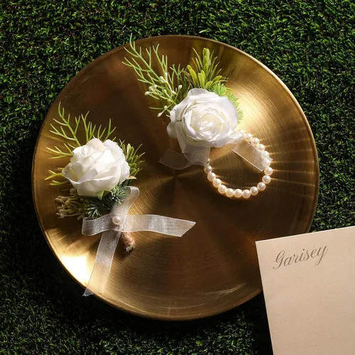 Vista 6 de Garisey Flores Artificiales Rosas Blancas Flores de Muñeca y Boutonniere para Hombres Flores de Boda Ceremonia Baile de Graduación
