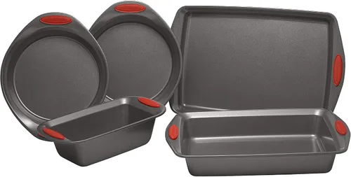Vista 2 de Rachael Ray Utensilios antiadherentes para hornear con agarres que incluyen sartén antiadherente, bandeja para hornear, moldes para pasteles y Puños