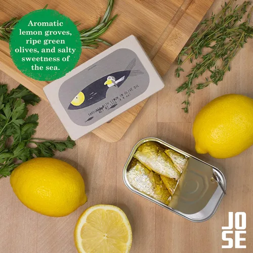 Vista 4 de Sardinas enlatadas con limón y aceite de oliva por Jose Gourmet, Sardinas portuguesas capturadas en la naturaleza, conservas de pescado en aceite