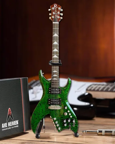 Vista 4 de Axe Heaven Mini Guitarra Coleccionable B.C. Rich Bich Réplica a escala 1:4
