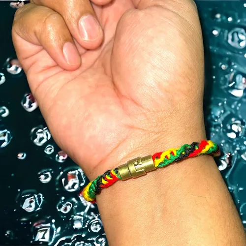 Vista 4 de Rasta - Pulsera hippie a cuadros, pulsera de cordón de raasta negra, pulsera de cuero y algodón trenzado Bob Marley