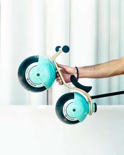 Vista 6 de Early Rider Bella Velio Bicicleta de equilibrio para bebés y niños pequeños de 12 a 24 meses Azul-cielo