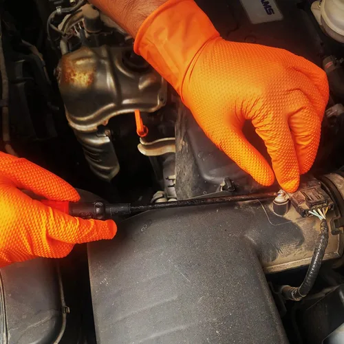Vista 7 de Guantes industriales de nitrilo naranja resistente, 8 mil, guantes desechables sin látex con agarre de textura de diamante elevado, sin polvo