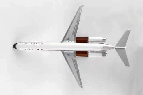 Vista 3 de Daron Skymarks Delta MD-80 Widget Livery - Kit de modelo con soporte de madera (escala 1/100)