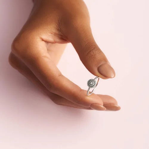 Vista 5 de PANDORA Anillo elegante de circonita cúbica brillante en plata de ley
