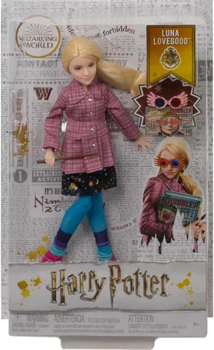 Vista 6 de Mattel Juguete coleccionable de Harry Potter, muñeca Luna Lovegood y accesorios, aspecto característico con Quibbler y Spectrespecs