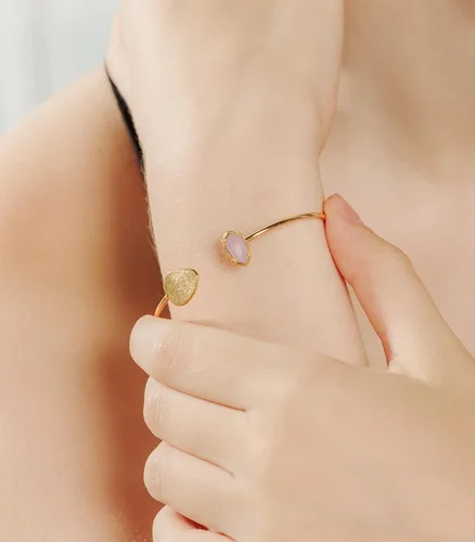 Vista 2 de OZEL - Pulseras para mujer, chapados en oro real de 18 quilates, pulseras de oro de cristal colorido para regalos