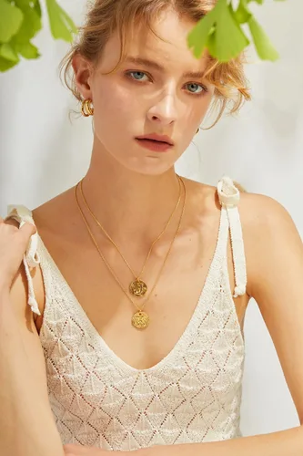 Vista 8 de Collar delicado con inicial, chapado en oro de 14 quilates, collar de oro con inicial de moneda para mujer
