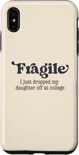 Vista 11 de Frágil - Carcasa para iPhone 16 con texto en inglés "I Just Ddrops My Daughter Off at College Parents