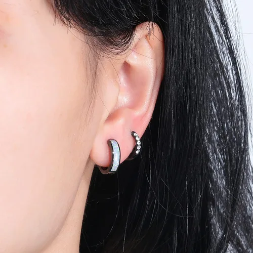 Vista 56 de CiNily Aretes Huggie de ópalo con bisagras, chapados en oro, hipoalergénicos, pequeños aretes de aro para mujeres, adolescentes, niñas, hombres