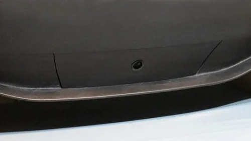 Vista 6 de Cubierta de enganche para Tesla Modelo Y, fácil de instalar y quitar con diseño magnético, (no funciona con el modelo Y 2025 Juniper)
