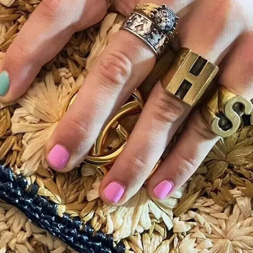 Vista 2 de Juego de anillos retro H S para hombres, anillos de oro grueso y elástico, anillos de cantante para fanáticos, Cobre, Sin piedras preciosas
