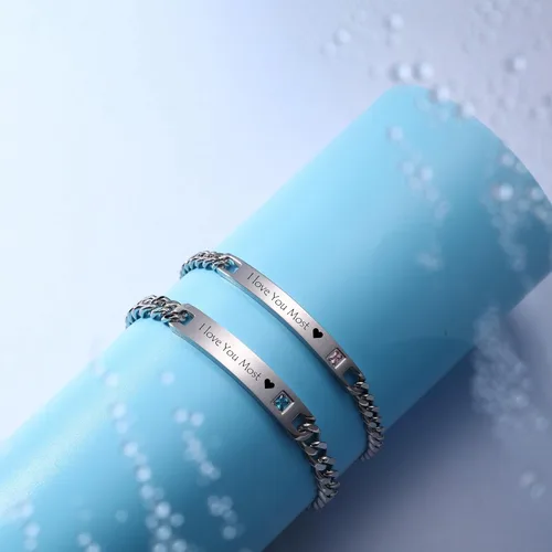 Vista 4 de MeMeDIY Juego de pulseras personalizadas para parejas, grabado personalizado con nombrefecha para hombres, mujeres, novio, novia, acero inoxidable