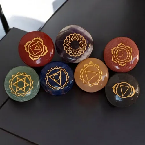 Vista 4 de Juego de 7 símbolos de chakras grabados, piedras curativas para reiki, cristal curativo sagrado, meditación para prosperidad, dinero, buena suerte