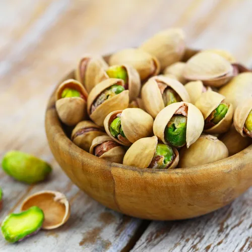 Vista 2 de Yupik Pistachos salados tostados orgánicos en seco, In Shell, 2.2 libras (35.2 onzas), sin gluten, kosher, sin OMG, veganos, nueces crujientes