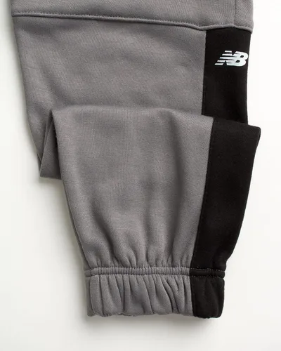 Vista 4 de New Balance Pantalones deportivos para niños Paquete de 2 pantalones deportivos de forro polar de rendimiento activo para niños con cintura