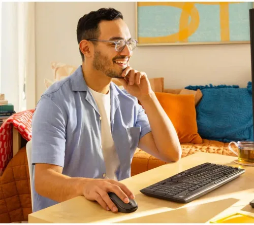 Vista 2 de Logitech MK295 Combo de ratón y teclado inalámbrico con tecnología SilentTouch, teclado numérico completo, seguimiento óptico avanzado, inalámbrico