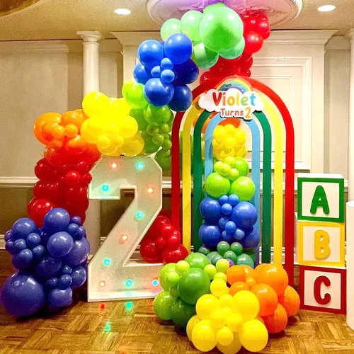 Vista 3 de Kit de arco de guirnalda de globos azul, rojo, verde, amarillo, naranja, 132 piezas de arco de globos arcoíris para baby shower, despedida
