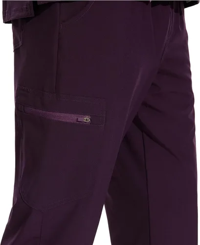 Vista 7 de COZYFIT Conjunto de ropa quirúrgica para hombre camiseta elástica con cuello en V y pantalón deportivo con 8 bolsillos, cintura de yoga, ropa