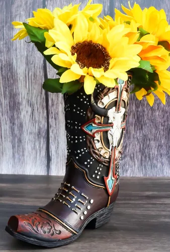 Vista 7 de Ebros Gift Rústica Country Western Cow Skull Turquesa Cruz y Alambres de púas de cuero sintético de vaquero Bota de vaquero decorativa florero