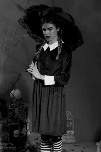 Vista 3 de Spadehill Disfraz de Halloween para mujer, vestido de terciopelo negro con cuello de Peter Pan