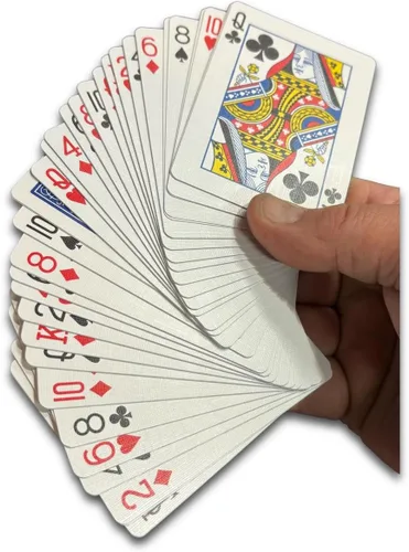 Vista 26 de Ilusiones de cartas para magos principiantes a profesionales: aparición, teletransporte, transformando milagros (Baraja Svengali azul)