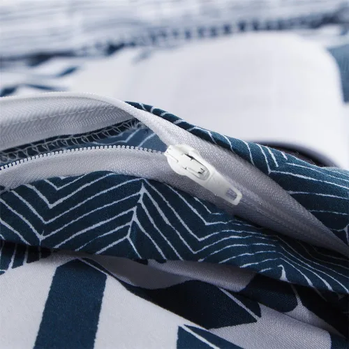 Vista 4 de Levoo Funda de edredón tamaño Queen con patrón geométrico azul bohemio, 3 piezas, microfibra ultra suave, incluye 1 funda de edredón y 2 fundas