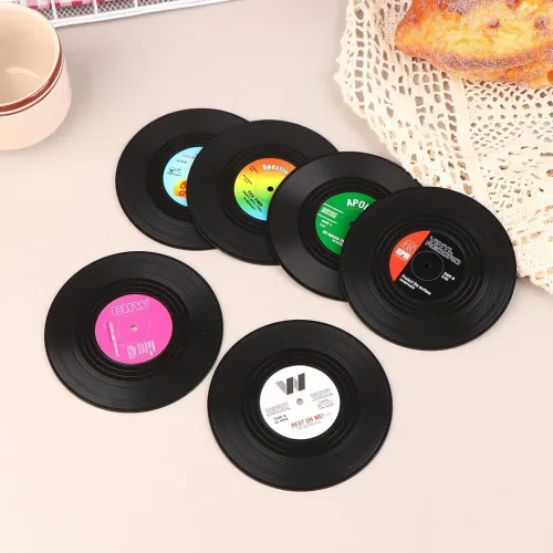 Vista 5 de Posavasos retro negro para bebidas con CD y discos resistentes al calor, antideslizantes, accesorios de oficina en casa, regalos (1 unidad, al azar)