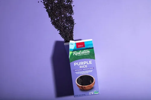 Vista 2 de Ralston Family Farms Cubo de arroz morado de 25 libras, cultivado en Estados Unidos, sin OMG, naturalmente sin gluten
