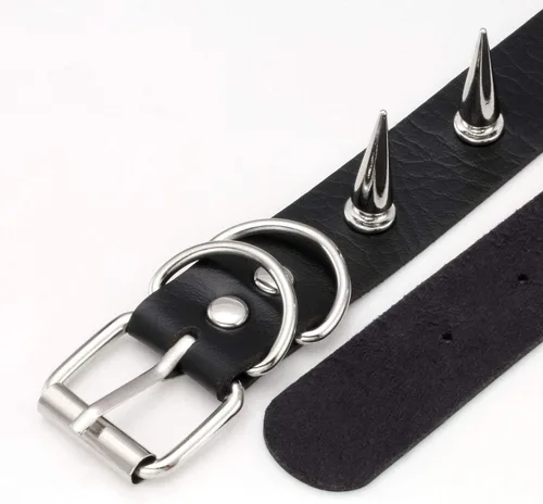 Vista 3 de Gargantilla Manfnee de cuero sintético, ajustable, color negro, estilo punk, para hombre y mujer