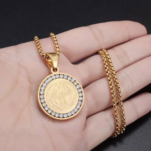 Vista 4 de Nuevo 2024 Hip Hop Iced Out San Benito San Benito Medalla Santa Medalla Colgante Jesús Collar Religioso Amuleto Joyería Para Hombres y Mujeres Moda