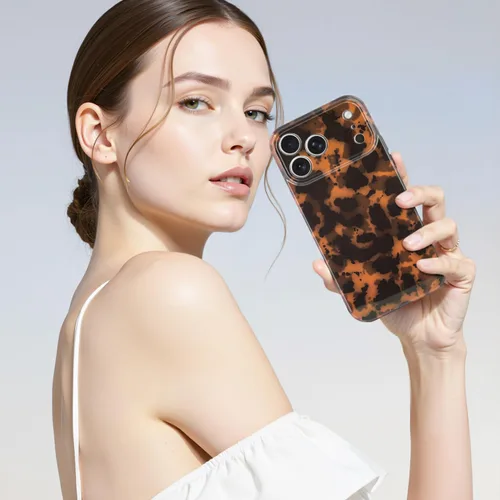 Vista 5 de Funda para iPhone 17 Pro, cubierta delgada de TPU con diseño de caparazón de tortuga ligera para mujeres, soporte para teléfono con protección Carey
