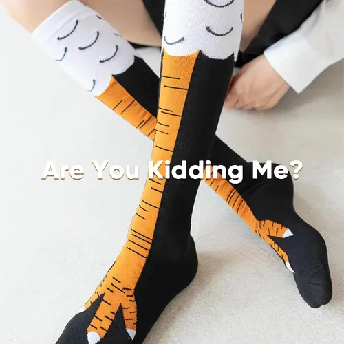 Vista 2 de Roiiou Calcetines divertidos y divertidos para mujer con patas de pollo loco calcetines de regalo para cosplay de dibujos animados calcetines de pavo