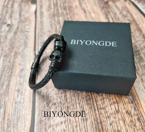 Vista 4 de Pulsera de cuero trenzado negro para hombre, acero inoxidable, dos encantos de calavera, gótica
