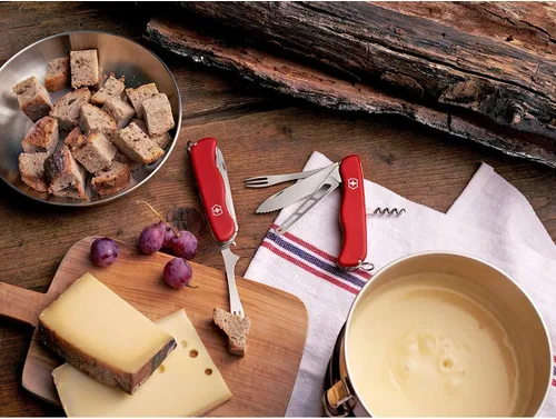 Vista 5 de Victorinox VIC-57241 Recruit Rojo 3.307 in