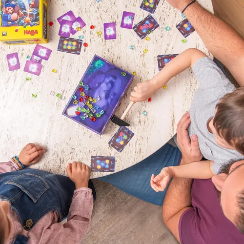 Vista 7 de HABA Hammer Time: A Fun Kids Treasure Hunt - Juego de mesa para fiestas familiares con gemas y estrategia para mayores de 5 años