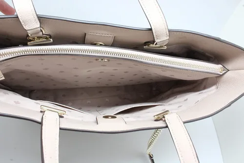 Vista 7 de Kate Spae New York Infinite - Bolsa grande con triple compartimento, color beige cálido, Negro