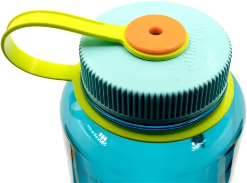 Vista 7 de Nalgene Botella de agua reutilizable reciclada monocromática sin BPA para mochileros, senderismo, gimnasio, 32 onzas inastillables, botella de agua